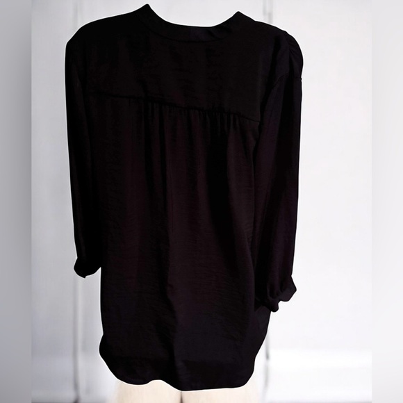 Vince Camuto dark navy blue V-Neck Blouse 1X - Picture 2 of 5